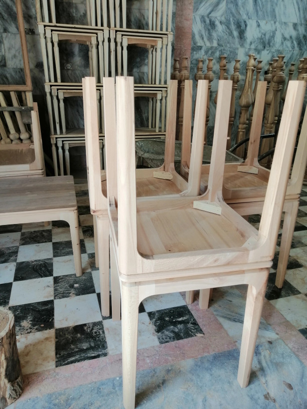 میز جلو مبلی آرکا،چوب راش گرجستان با صفحه روکش گردو